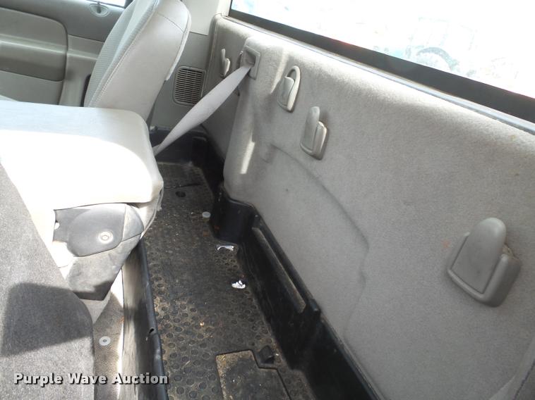 image for item K3331 2004 Dodge Ram 1500 pickup truck