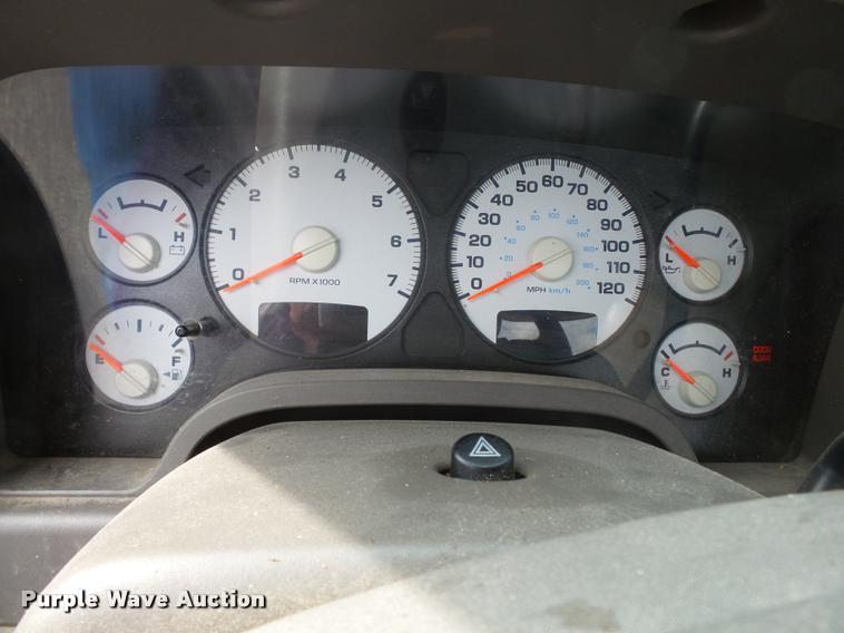 image for item K3331 2004 Dodge Ram 1500 pickup truck