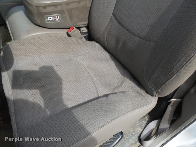 image for item K3331 2004 Dodge Ram 1500 pickup truck