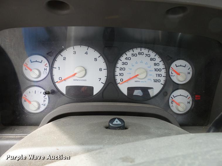 image for item K3331 2004 Dodge Ram 1500 pickup truck