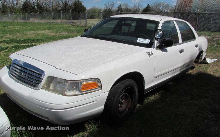 image for item K4930 2000 Ford Crown Victoria Police Interceptor