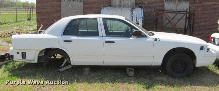 image for item K4930 2000 Ford Crown Victoria Police Interceptor