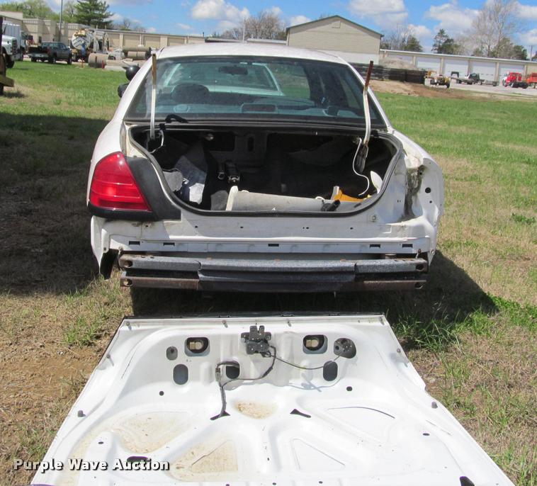 image for item K4930 2000 Ford Crown Victoria Police Interceptor