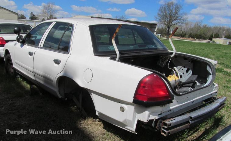 image for item K4930 2000 Ford Crown Victoria Police Interceptor