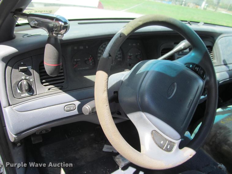 image for item K4930 2000 Ford Crown Victoria Police Interceptor