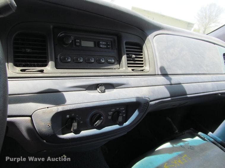 image for item K4930 2000 Ford Crown Victoria Police Interceptor