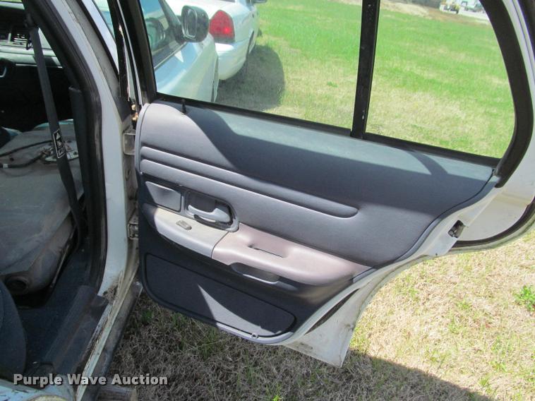 image for item K4930 2000 Ford Crown Victoria Police Interceptor