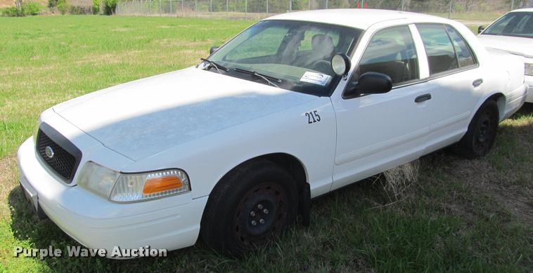 image for item K4931 2004 Ford Crown Victoria Police Interceptor