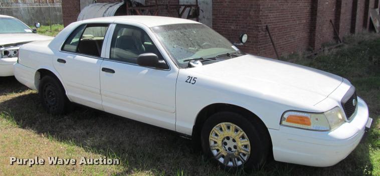 image for item K4931 2004 Ford Crown Victoria Police Interceptor