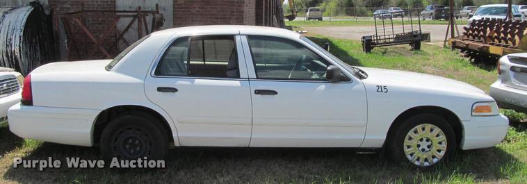 image for item K4931 2004 Ford Crown Victoria Police Interceptor