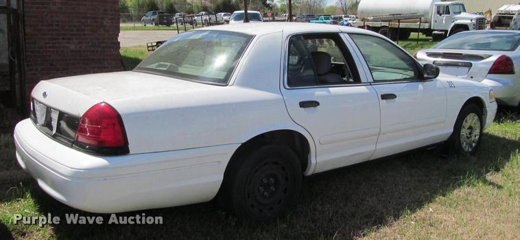 image for item K4931 2004 Ford Crown Victoria Police Interceptor