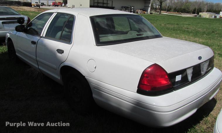 image for item K4931 2004 Ford Crown Victoria Police Interceptor
