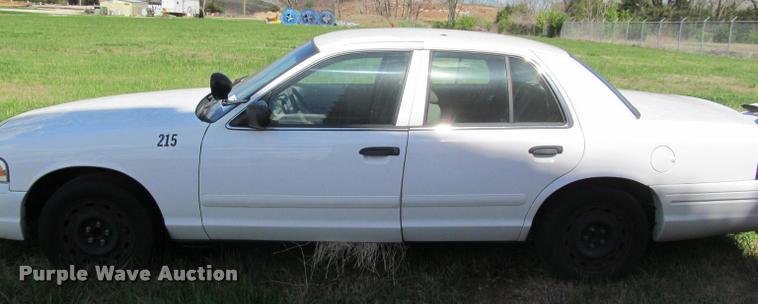 image for item K4931 2004 Ford Crown Victoria Police Interceptor