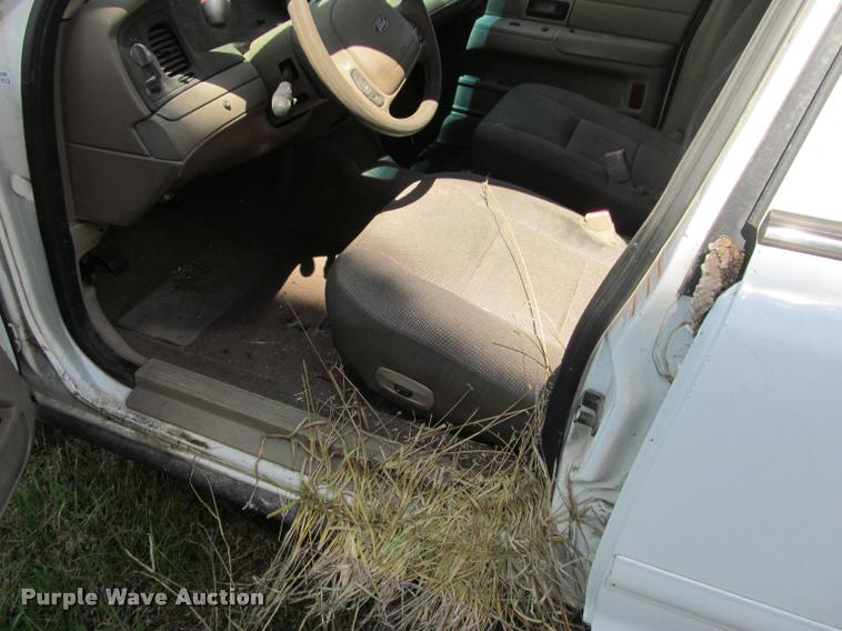 image for item K4931 2004 Ford Crown Victoria Police Interceptor