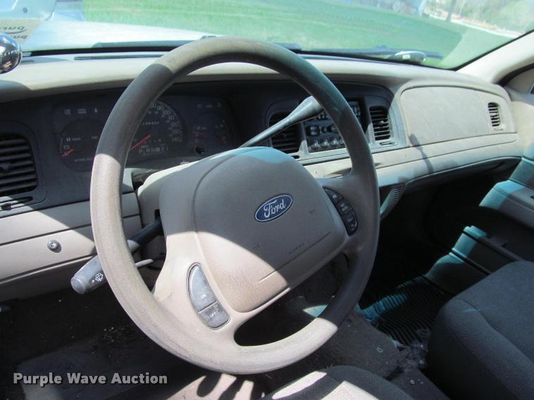 image for item K4931 2004 Ford Crown Victoria Police Interceptor