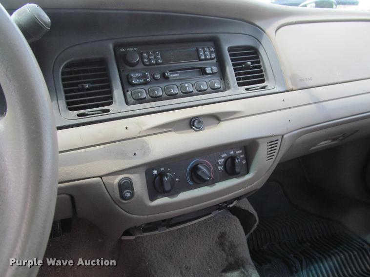 image for item K4931 2004 Ford Crown Victoria Police Interceptor