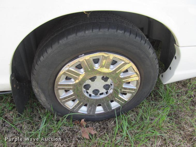 image for item K4931 2004 Ford Crown Victoria Police Interceptor