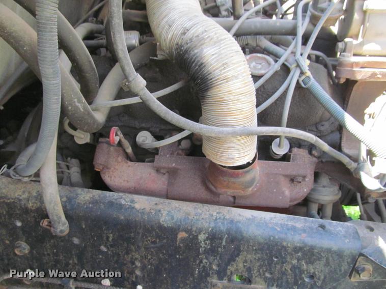 image for item K4933 1982 International F1924 vacuum truck