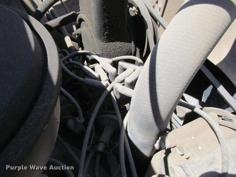 image for item K4933 1982 International F1924 vacuum truck