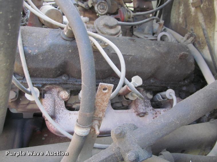 image for item K4933 1982 International F1924 vacuum truck