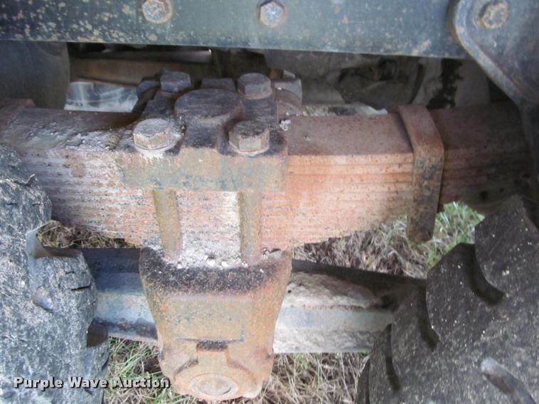 image for item K4933 1982 International F1924 vacuum truck