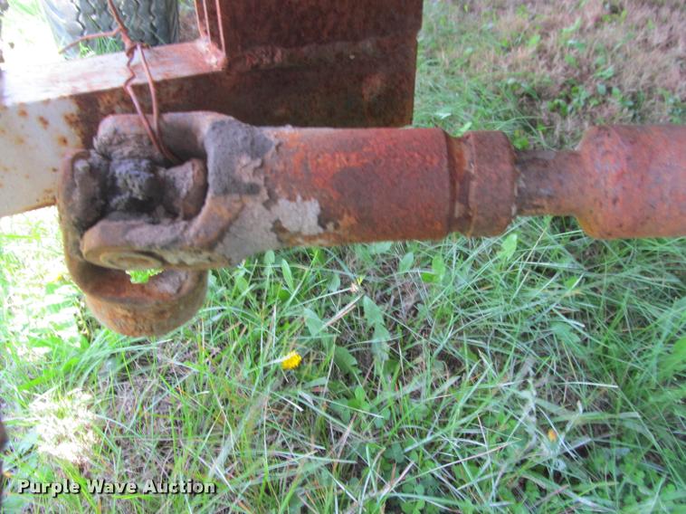 image for item K4933 1982 International F1924 vacuum truck