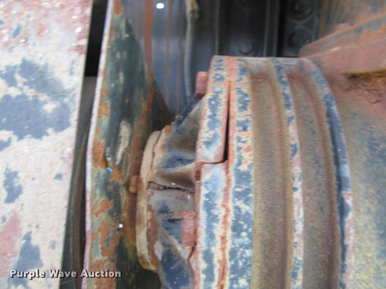 image for item K4933 1982 International F1924 vacuum truck