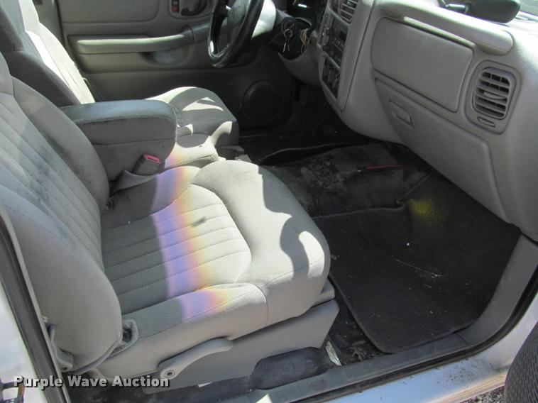 image for item K4936 2003 Chevrolet S10 Ext. Cab pickup truck