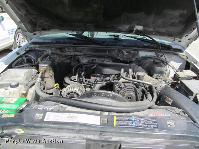 image for item K4936 2003 Chevrolet S10 Ext. Cab pickup truck