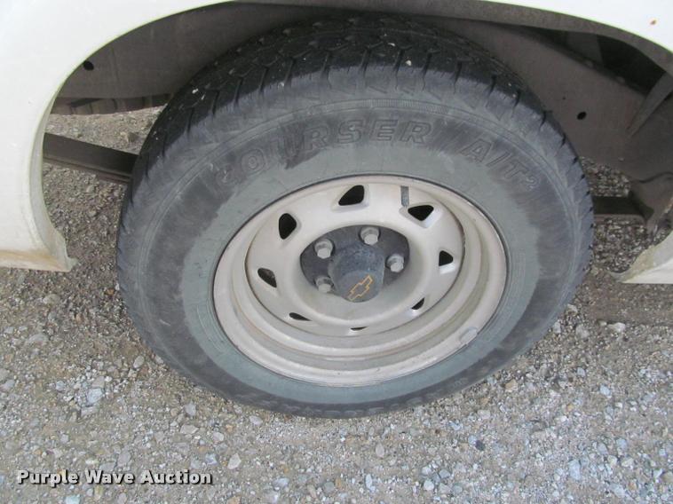 image for item K4936 2003 Chevrolet S10 Ext. Cab pickup truck