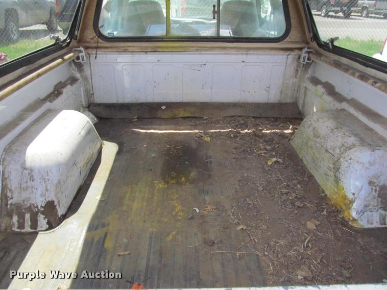 image for item K4936 2003 Chevrolet S10 Ext. Cab pickup truck