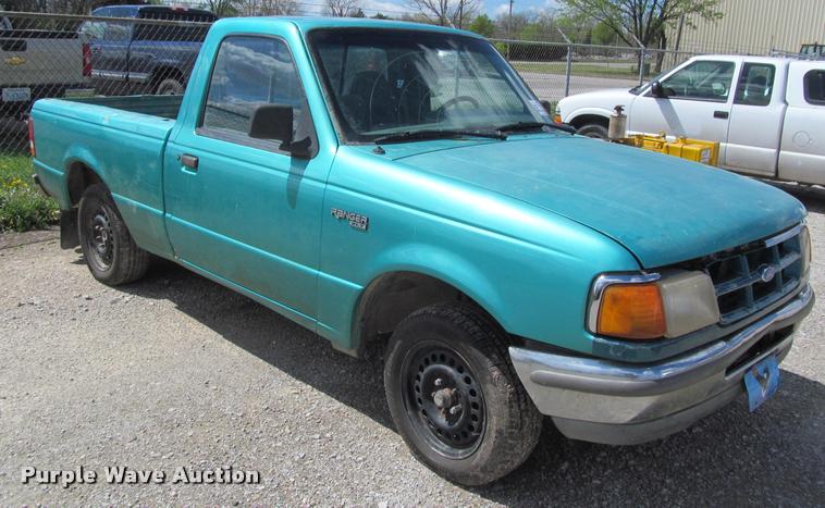 image for item K4937 1994 Ford Ranger XLT pickup truck