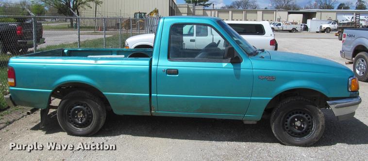 image for item K4937 1994 Ford Ranger XLT pickup truck