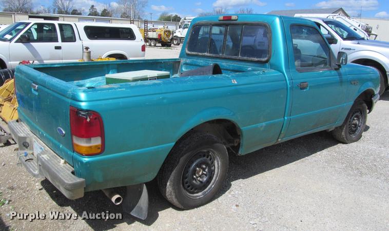 image for item K4937 1994 Ford Ranger XLT pickup truck