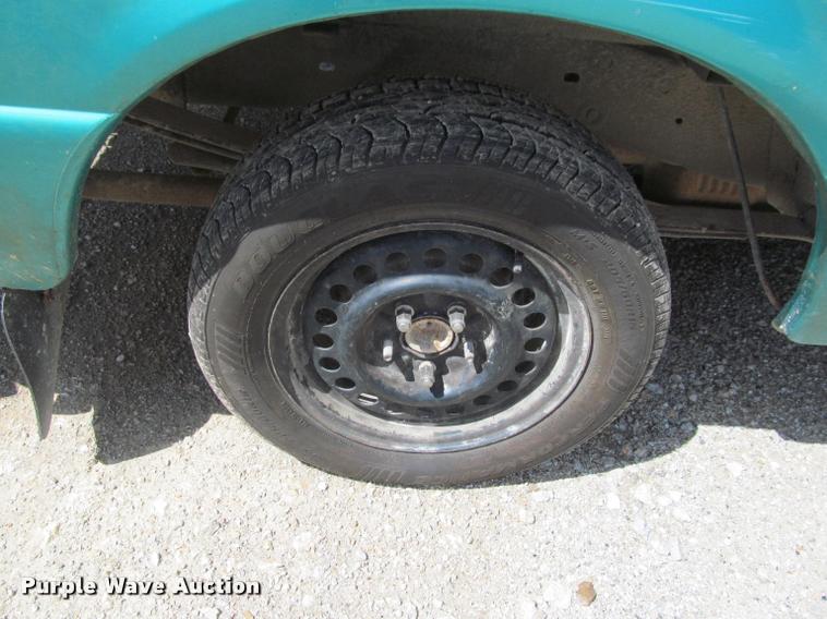 image for item K4937 1994 Ford Ranger XLT pickup truck