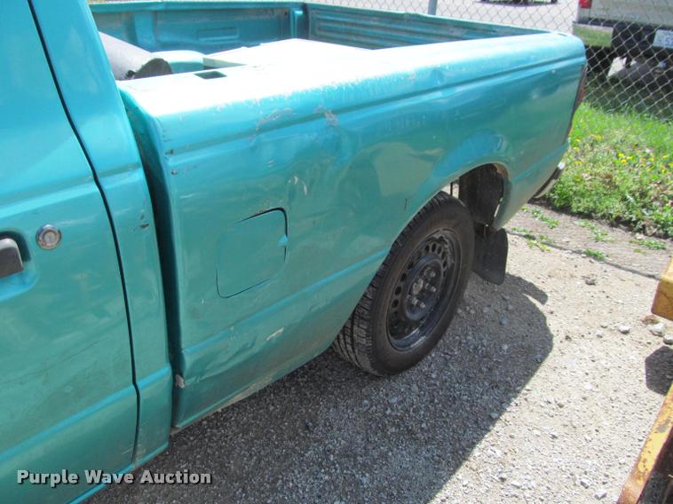 image for item K4937 1994 Ford Ranger XLT pickup truck