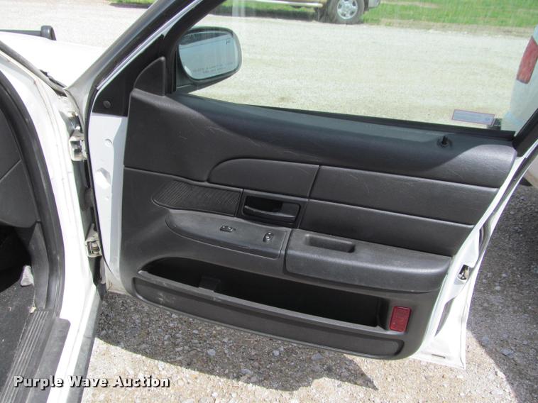 image for item K4938 2008 Ford Crown Victoria Police Interceptor