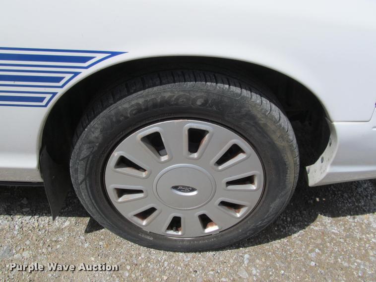 image for item K4938 2008 Ford Crown Victoria Police Interceptor