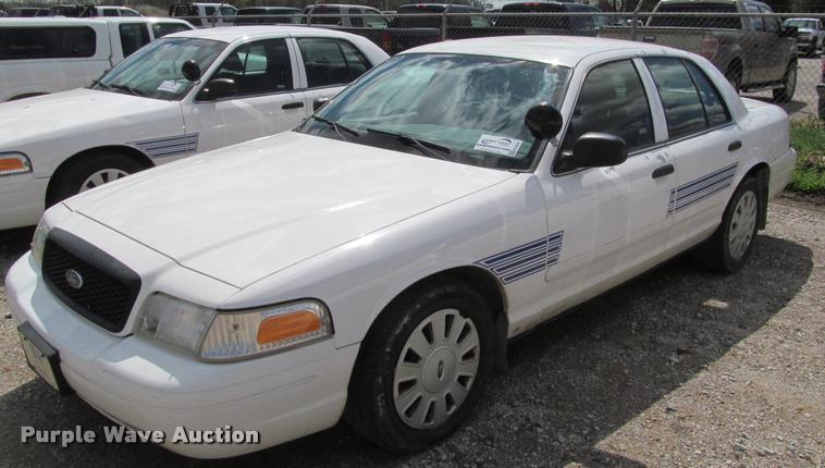 image for item K4939 2007 Ford Crown Victoria Police Interceptor