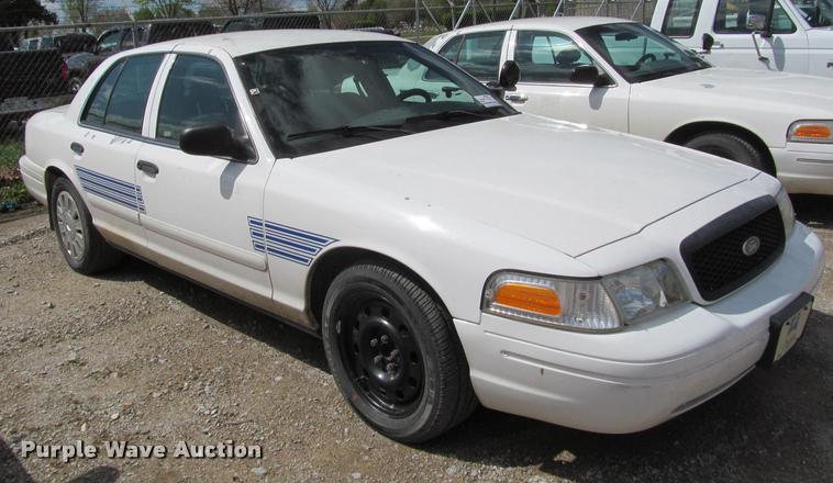 image for item K4939 2007 Ford Crown Victoria Police Interceptor