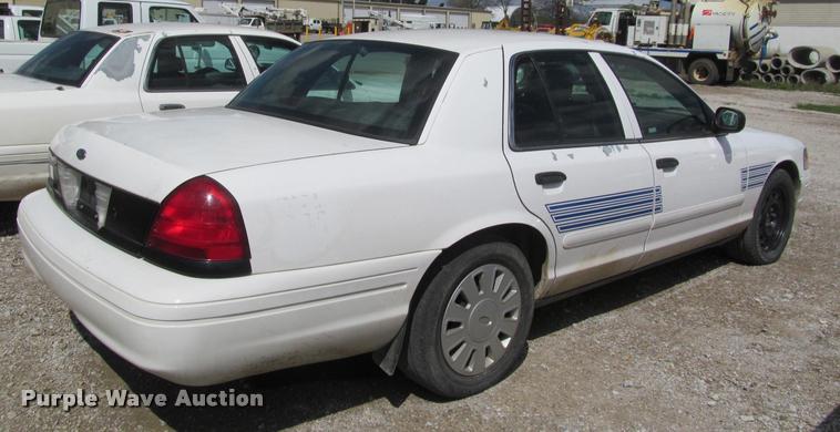 image for item K4939 2007 Ford Crown Victoria Police Interceptor