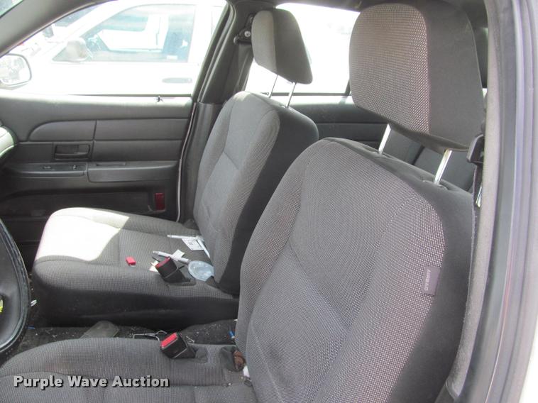 image for item K4939 2007 Ford Crown Victoria Police Interceptor