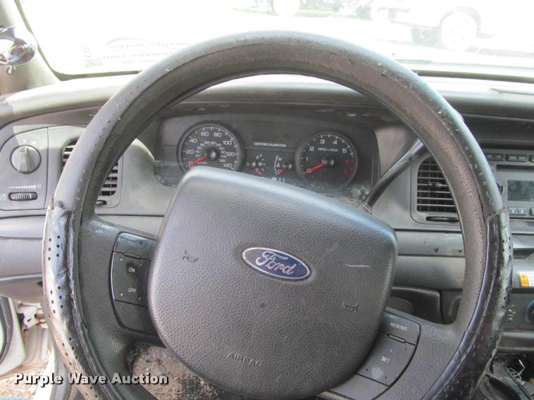 image for item K4939 2007 Ford Crown Victoria Police Interceptor