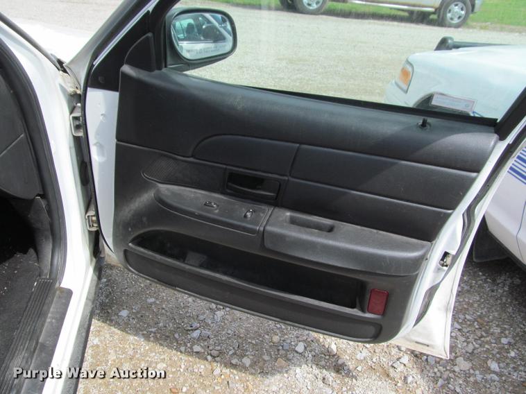 image for item K4939 2007 Ford Crown Victoria Police Interceptor