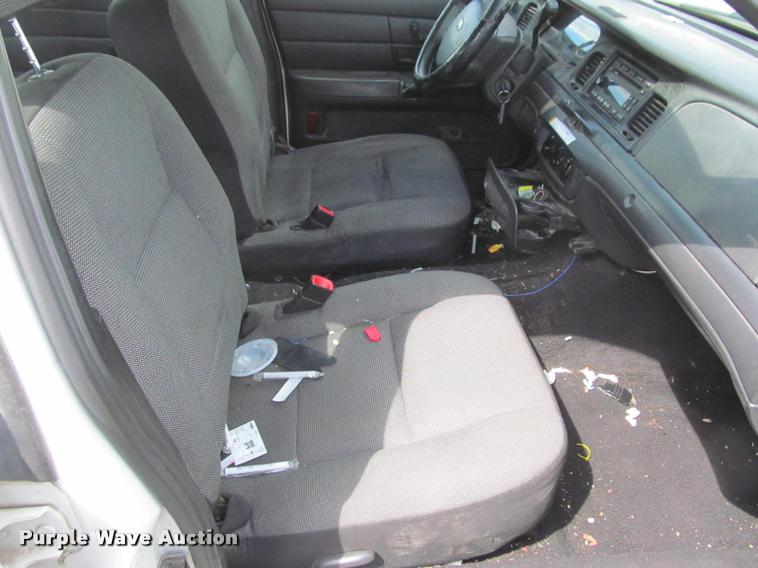 image for item K4939 2007 Ford Crown Victoria Police Interceptor