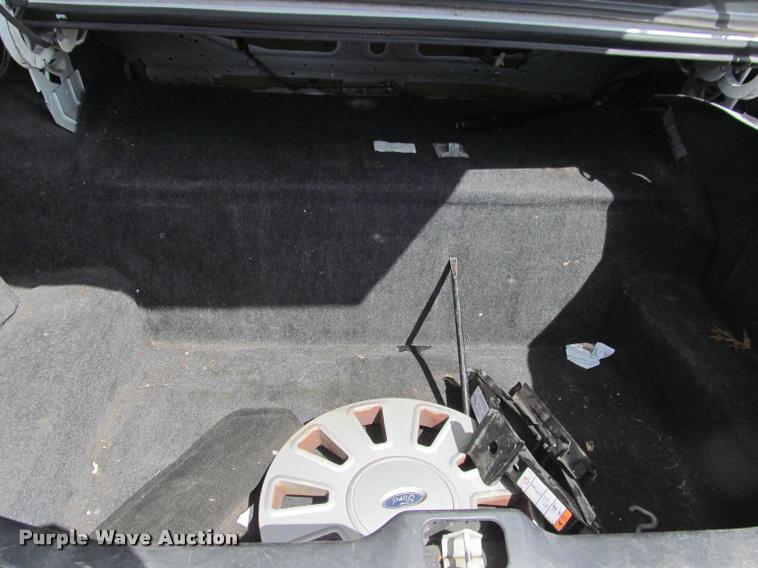 image for item K4939 2007 Ford Crown Victoria Police Interceptor