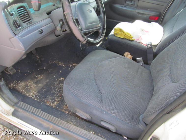 image for item K4940 1998 Ford Crown Victoria Police Interceptor