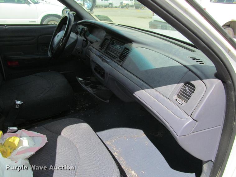 image for item K4940 1998 Ford Crown Victoria Police Interceptor