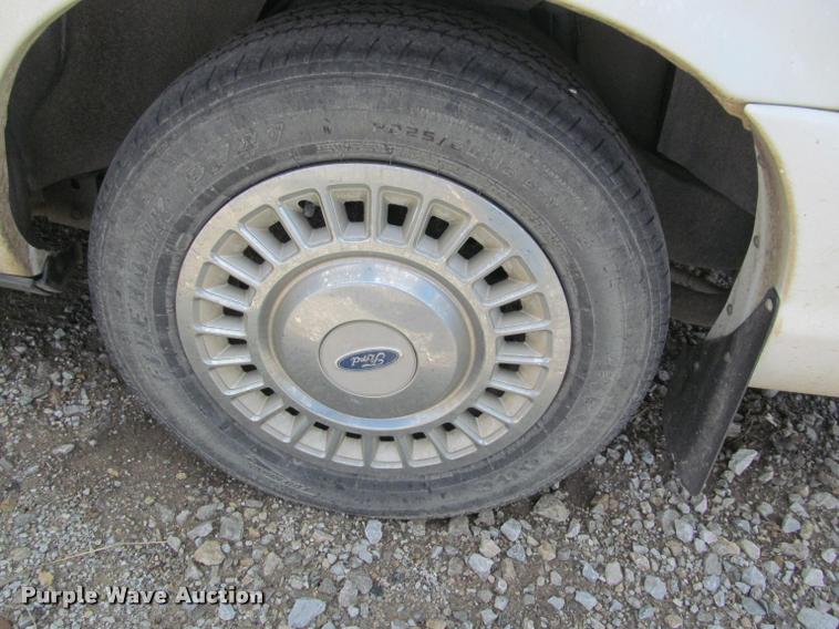 image for item K4940 1998 Ford Crown Victoria Police Interceptor