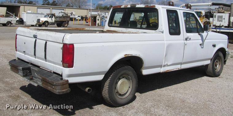 image for item K4941 1993 Ford F150 XL SuperCab pickup truck